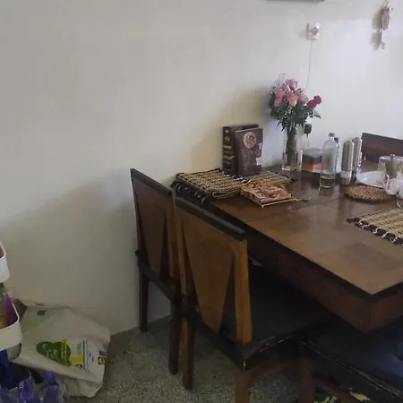 Проживання в сім'ї Romantic With Stunning Sea View