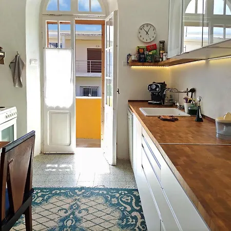 Проживання в сім'ї Romantic With Stunning Sea View *