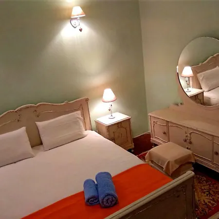 Romantic With Stunning Sea View Проживання в сім'ї *