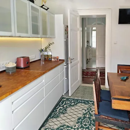 Проживание в семье Romantic With Stunning Sea View *