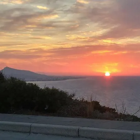 Romantic With Stunning Sea View 홈스테이 *